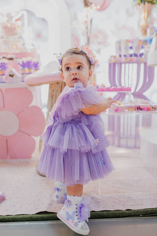 Sapatinho de bebê com nome AGNES e borboletas